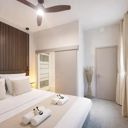 Champs-elysees Stunning Family Flat Parijs