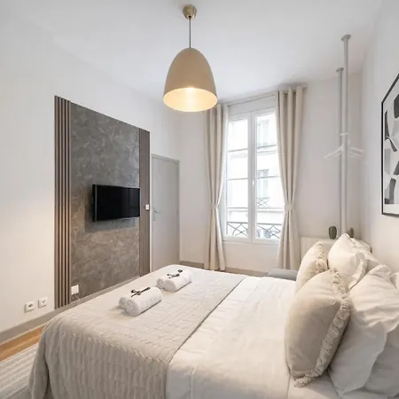 Champs-elysees Stunning Family Flat *