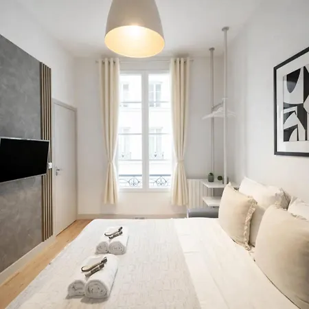 Champs-elysees Stunning Family Flat Appartement Parijs