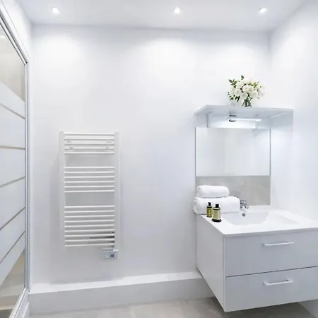 Champs-elysees Stunning Family Flat Parijs